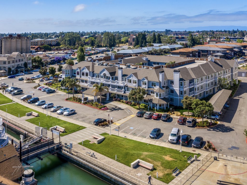 Cardinal Point 2431 Mariner Square Dr Alameda CA 94501  Senior Living