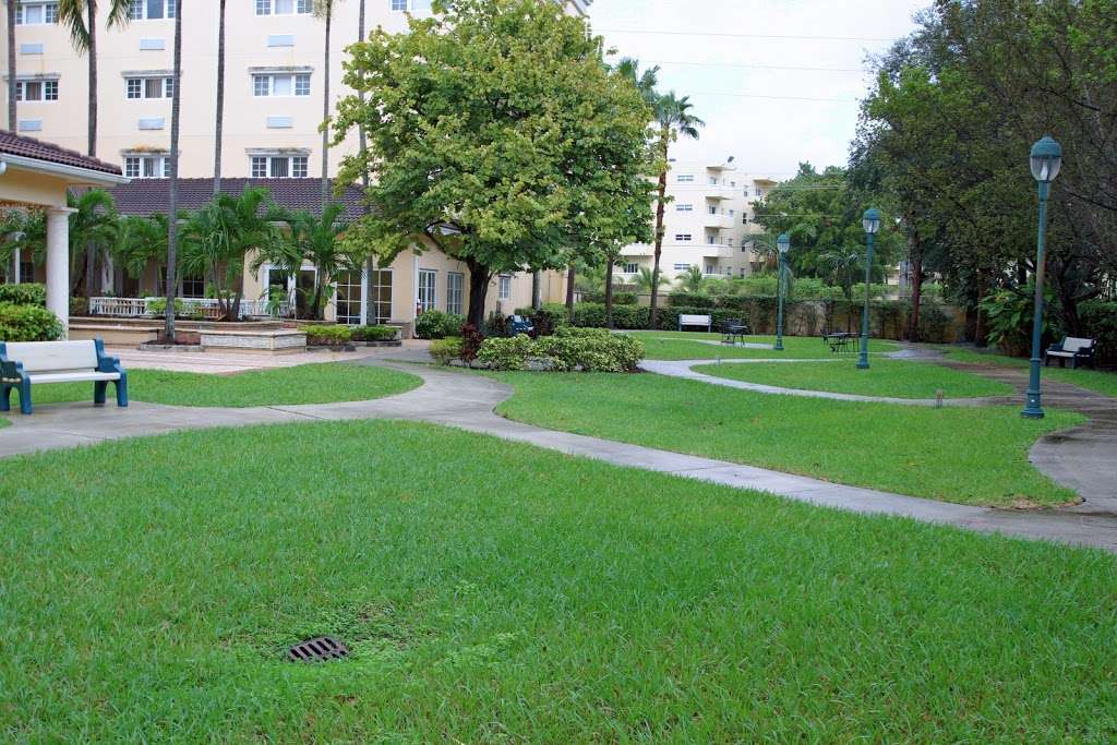 Senior Living in Hollywood, FL Emerald Park of Hollywood