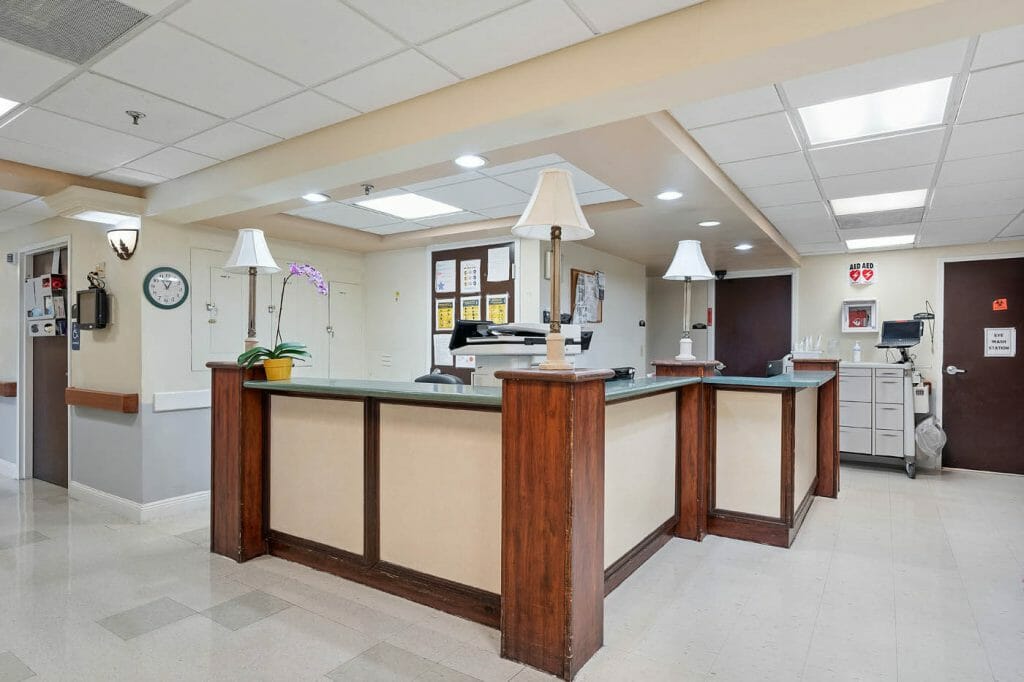 Miami, FL Skilled Nursing Ponce Health & Rehabilitation Center