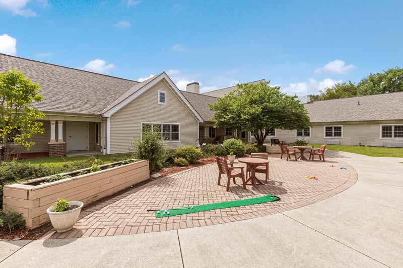 Greenfield, WI Nursing Home SouthPointe Care & Rehab Center